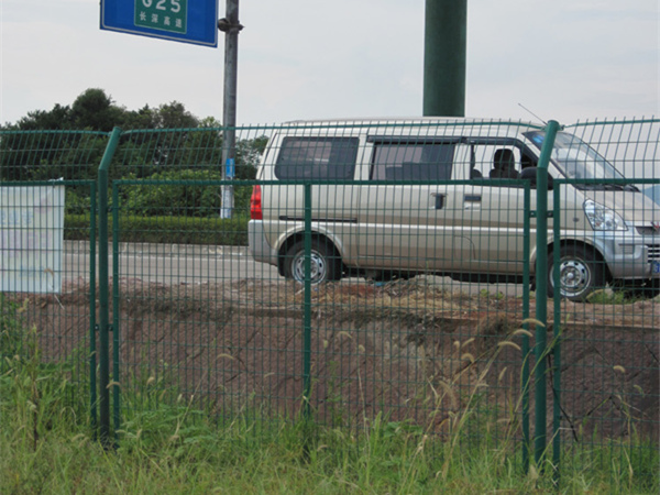 安平縣框架護(hù)欄網(wǎng)案例